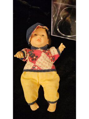 Vintage Gi-Go Toys Palm Pals Happy Kids Bean Bag Doll